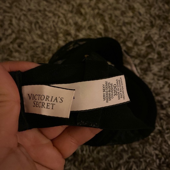 VS BRA - Picture 3 of 3